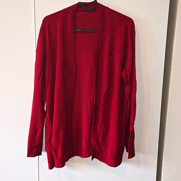 FREE Red Cardigan - Picture 1 of 1